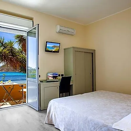 Calamosca Hotel